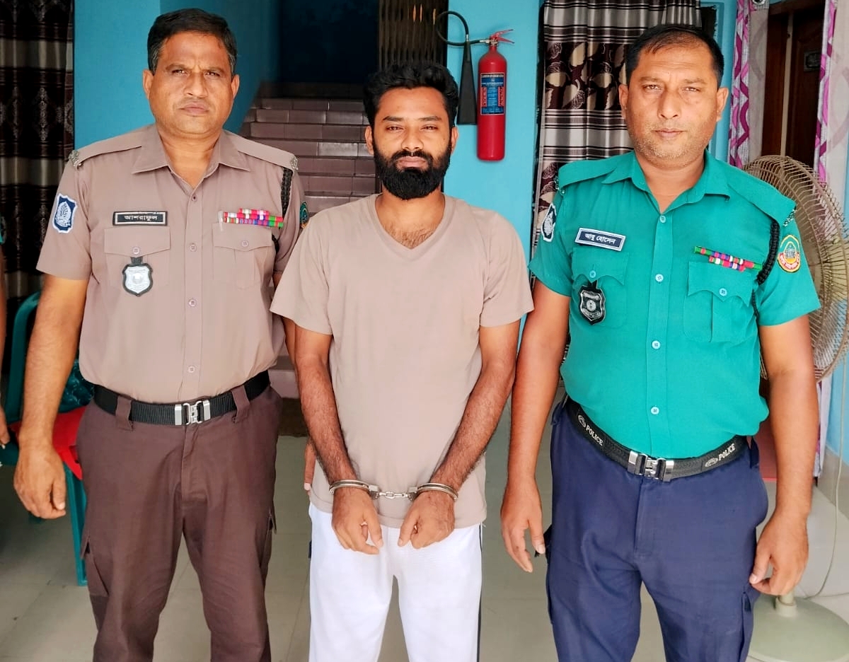 রংপুরে অটোরিকশা থামিয়ে ৭৬ কেজি চুল লুট, ব্যবসায়ীকে অপহরণ—সাভার থেকে মূল আসামি গ্রেপ্তার