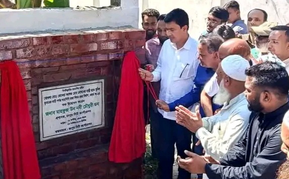 রংপুরে ২ কোটি ৩৫ লাখ টাকার সড়ক নির্মাণকাজের উদ্বোধন